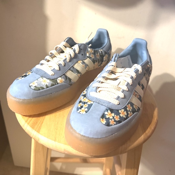 Adidas limited edition blue floral Sambae sneakers made with Liberty fabric NWT - Picture 4 of 9
